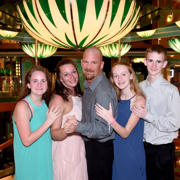 Meet your Posher, Sarah - Picture 2 of 2